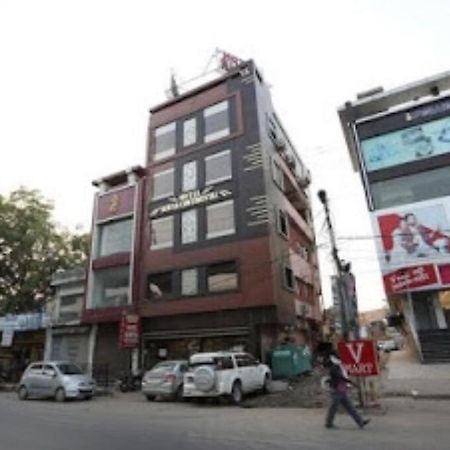 Hotel Surya Continental Lucknow Luaran gambar