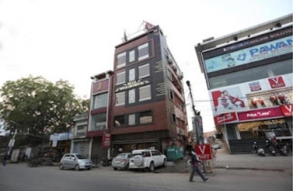 Hotel Surya Continental Lucknow Luaran gambar